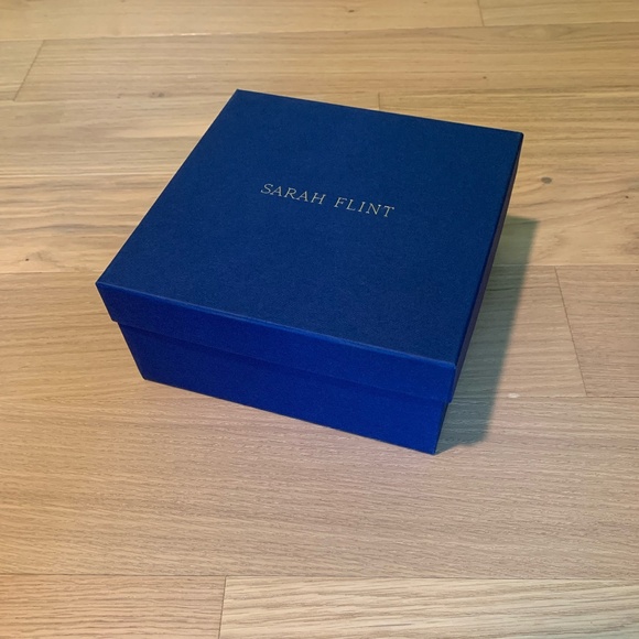 Sarah Flint Box - Picture 2 of 2